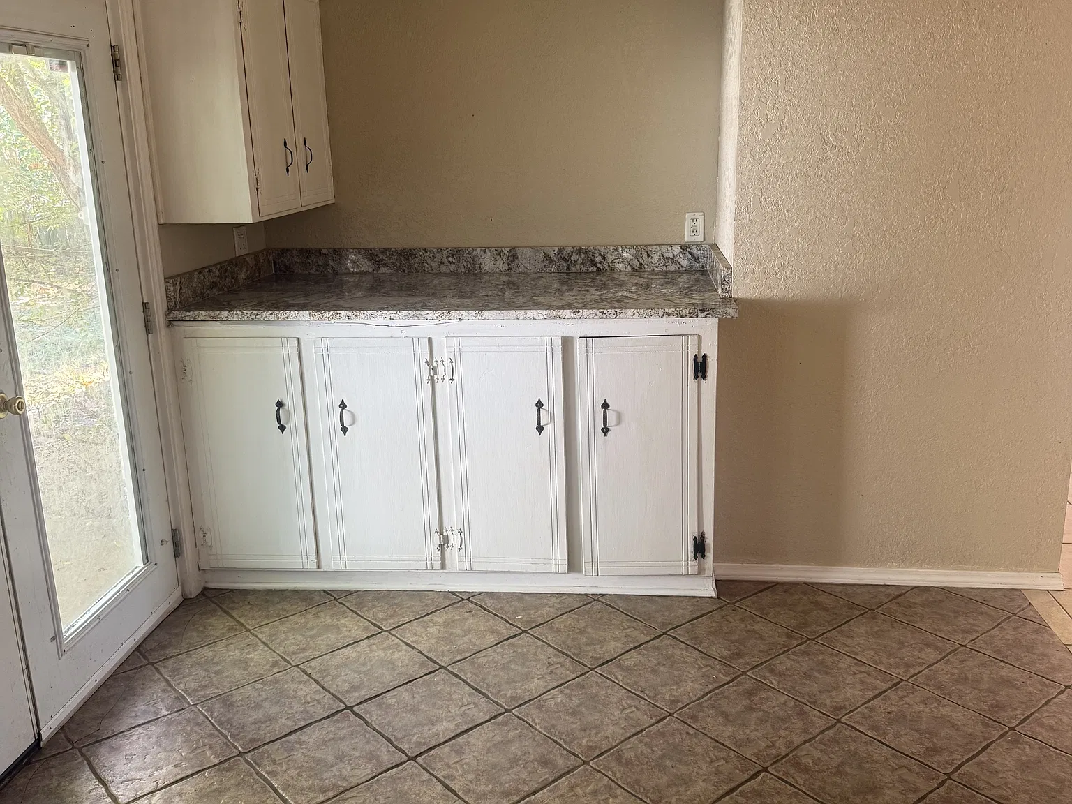 1420 Tanglewood Drive - 1 — Photo 3