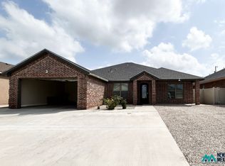 2415 W Mann Ave, Artesia, NM 88210