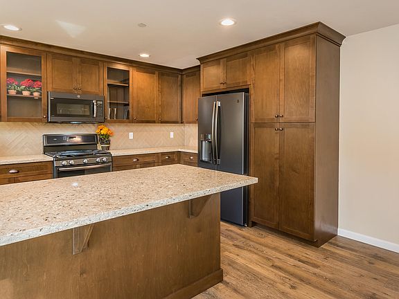 Kitchen - You Choose Your Counter top