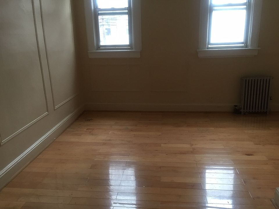 2nd image of 2379 37th St