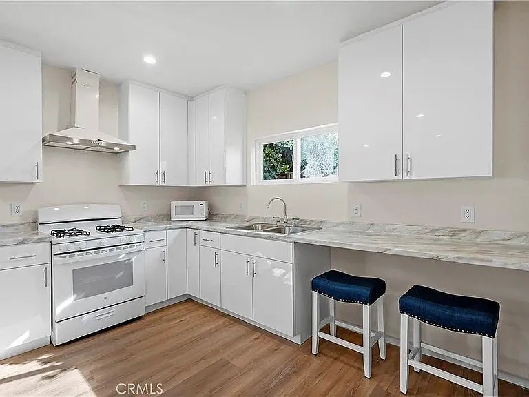 16757 Ludlow St — Photo 33