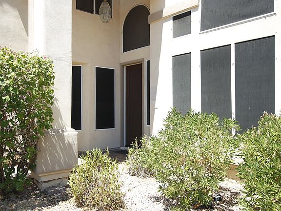 4th image of 812 E Mountain Vista Dr