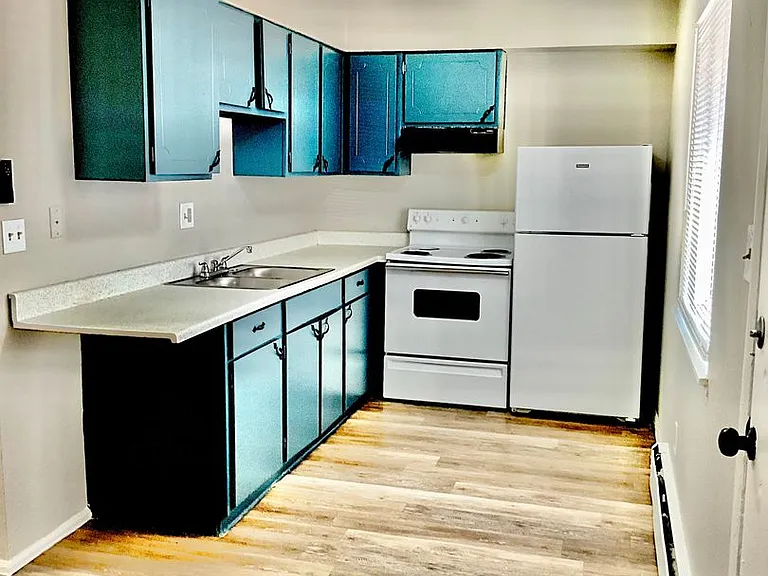 Westwind Apartments — Photo 22