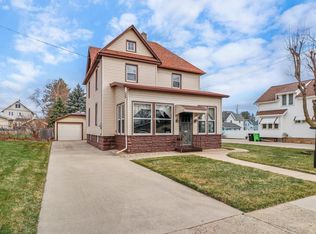 408 4th St, Beaver Dam, WI 53916