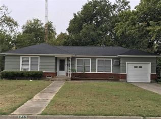 1213 N Howeth St, Gainesville, TX 76240