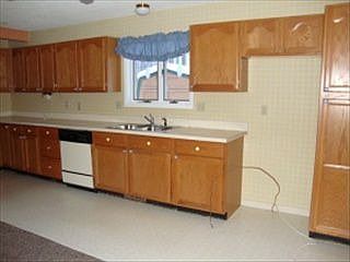 2nd image of 8772 Pineview Dr