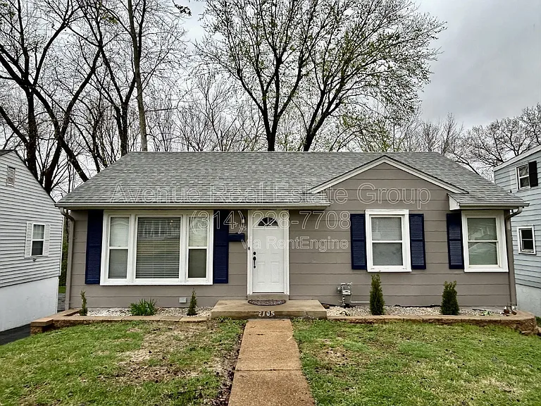 7105 Circleview Dr — Photo 1
