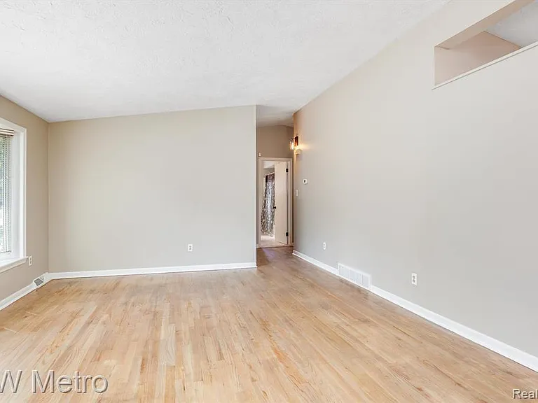 320 W La Salle Ave — Photo 18