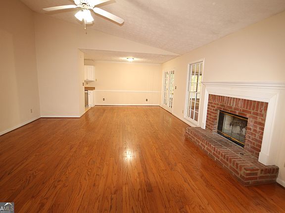 3rd image of 2133 Condor Dr