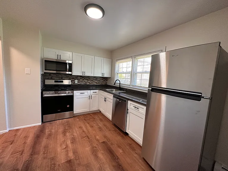 251 N Middletown Rd #3 — Photo 13