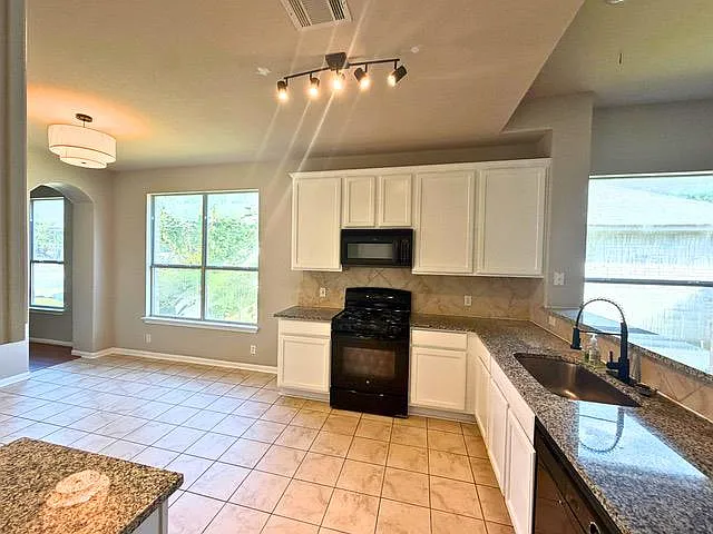 3304 Winding Shore Ln — Photo 13
