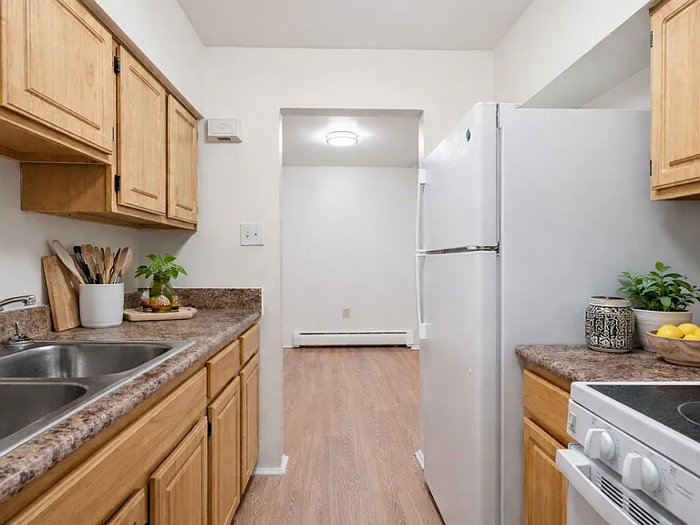 New Brunswick Apartments — Photo 5