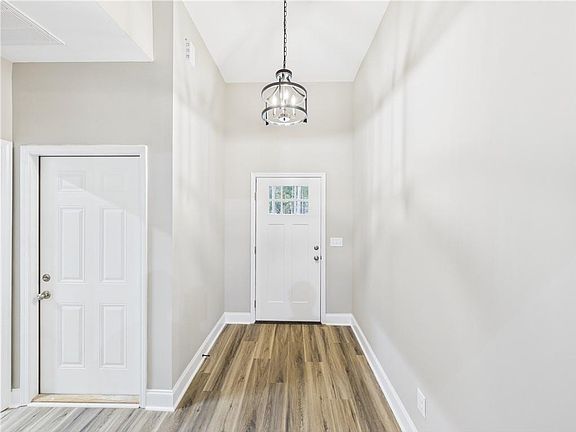 3rd image of 1368 Lee Road 187