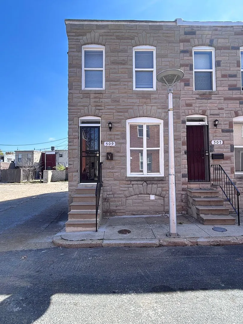 Baltimore - 2 bedrooms and 1 bath Available! — Photo 1