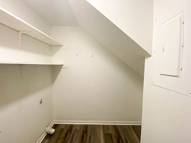 5645 Thea Ln — Photo 6