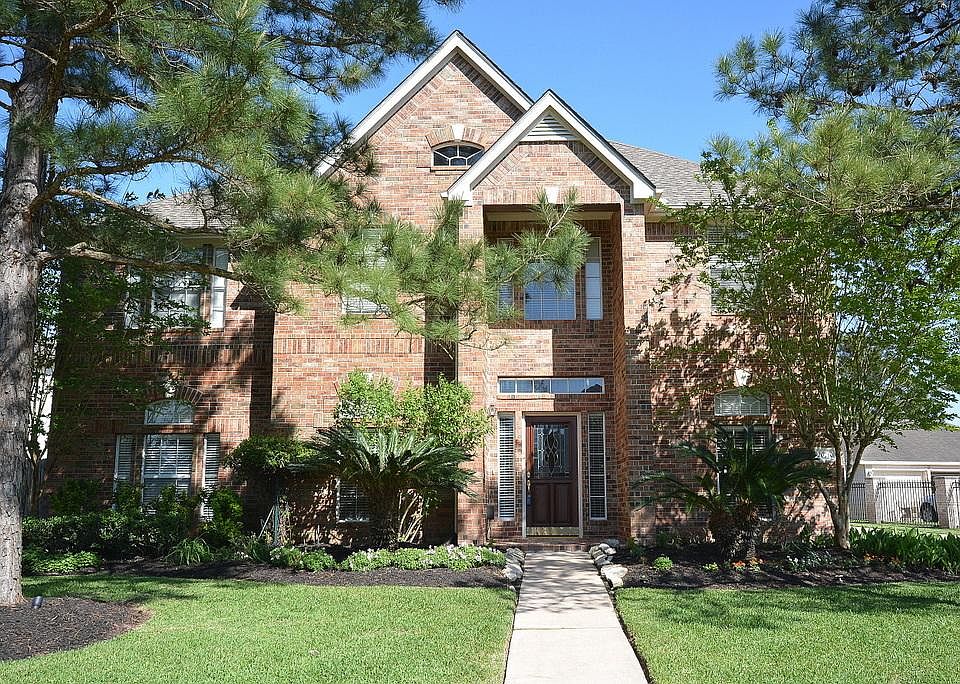 Welcome to this wonderful 5 bedroom, 3 full and 1 half bath home wonderfully located in the communit