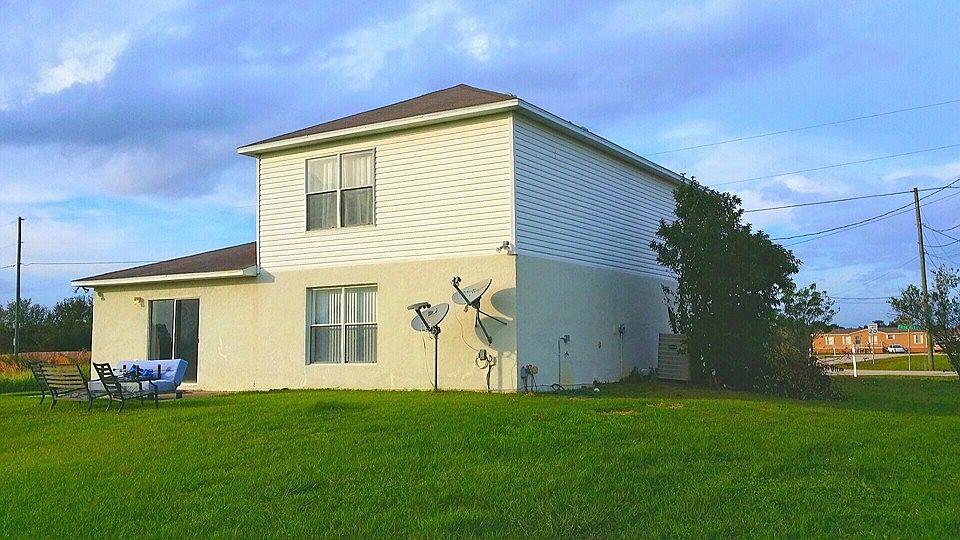 1st image of 408 Fernandez St