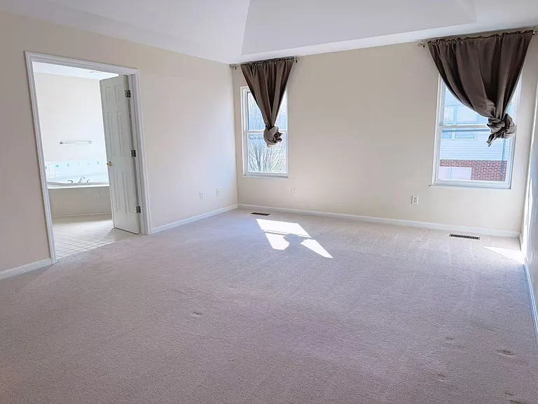 4907 Forest Ridge Dr — Photo 14