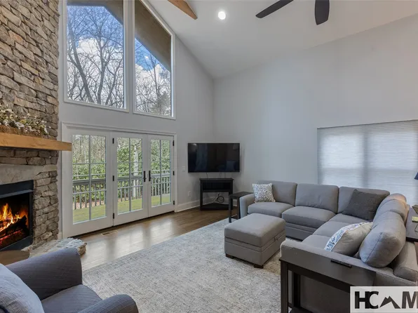 19-B Whiteside Mountain RD, Highlands, NC 28741