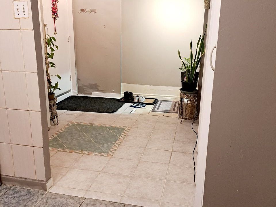 1st image of 665 Kennedy Rd #307