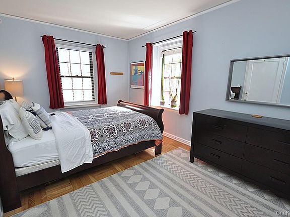 3rd image of 196 Garth Road #1G