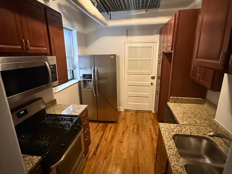 3154-56 W Belle Plaine Ave #56-GDN — Photo 7