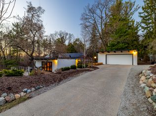 3087 Glazier Way, Ann Arbor, MI