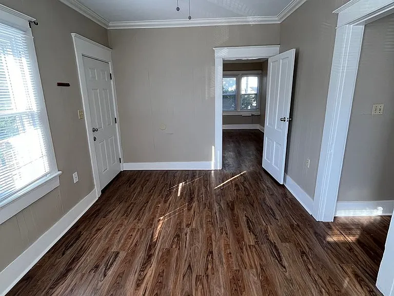 1362 College St — Photo 3