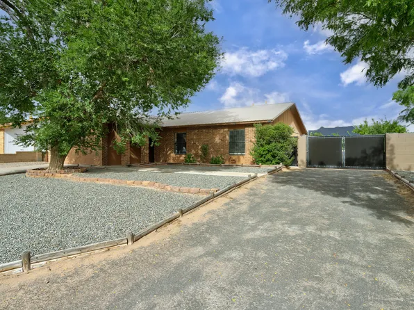 180 Sandstone Dr NE, Rio Rancho, NM 87124