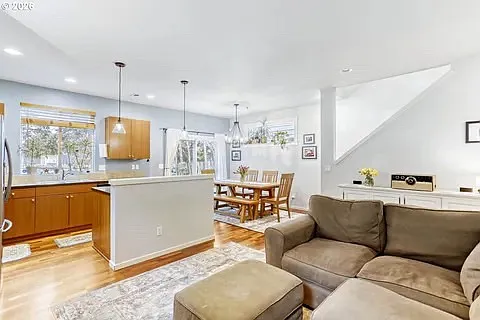 3 bed, 2.5 bath, 1528 sqft, $2,575 — Photo 4