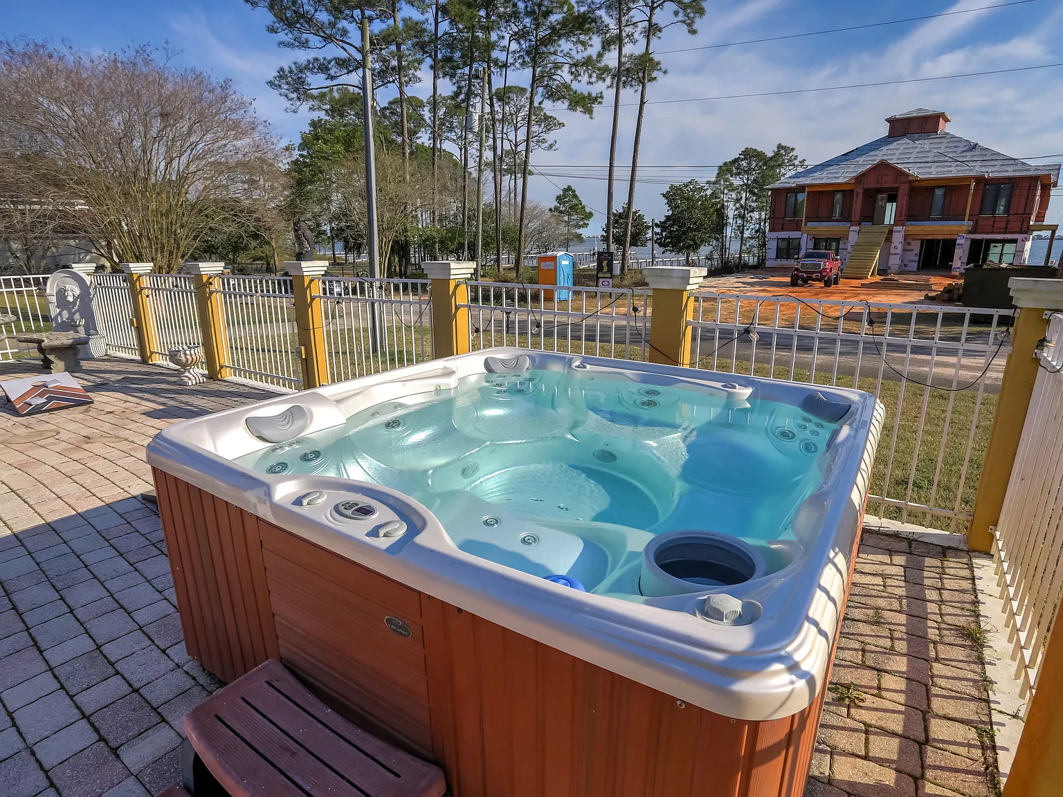 4 bed, 2492 sqft, $4,400 — Photo 3