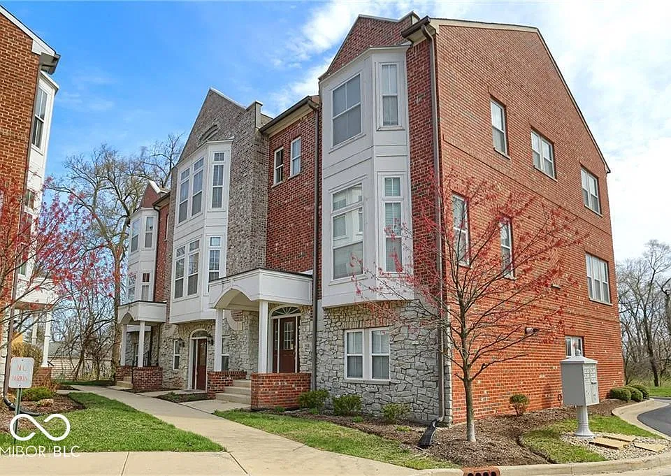 962 Brownstone Trce