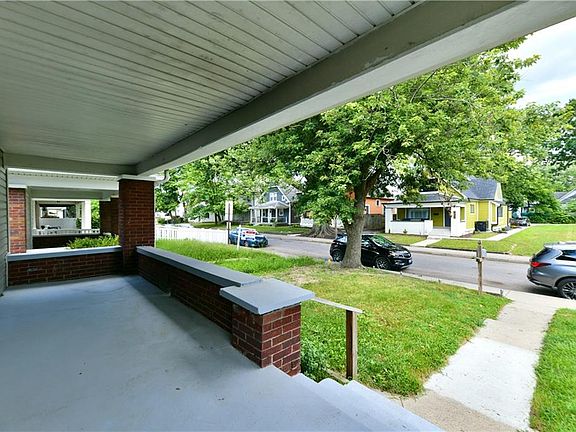 3rd image of 636 N Beville Ave