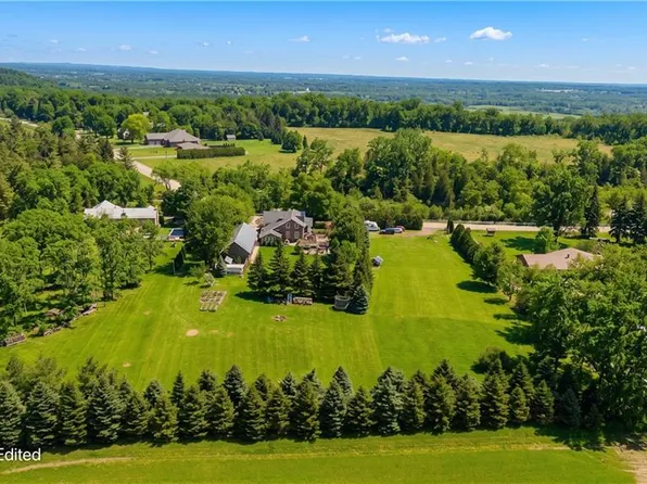 351 Rock Chapel Rd, Hamilton, ON L9H 5E2