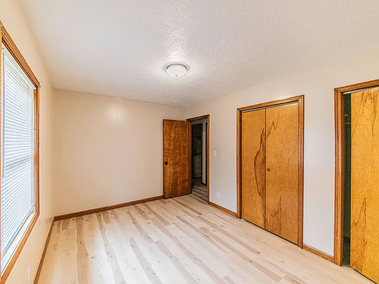 671 Riverview Dr — Photo 17