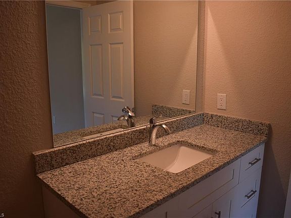 3rd image of 2326 Stella St