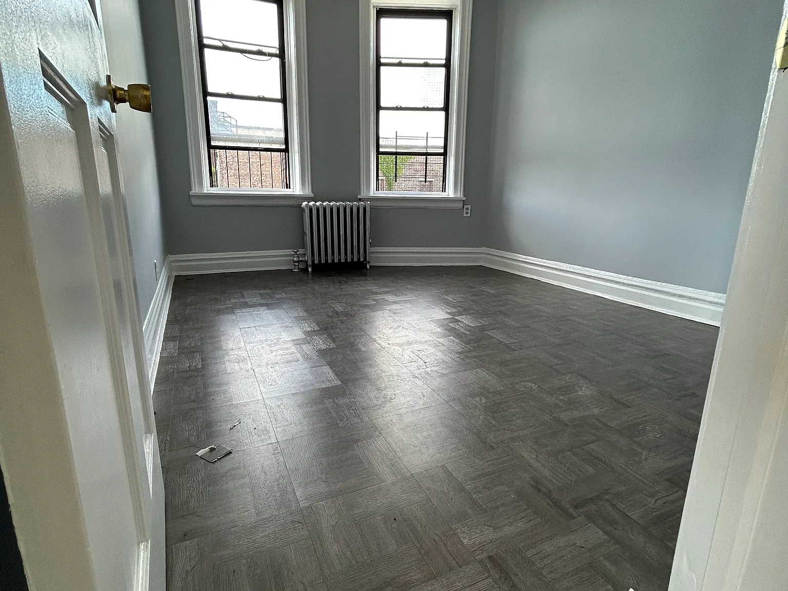 3 bed, 900 sqft, $2,500 — Photo 3