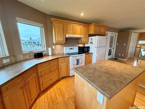 5th image of 1111 Robin Avenue