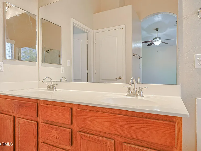 8747 W Adam Ave — Photo 24