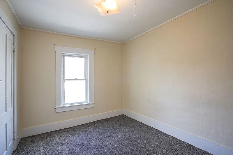 2 bed, 1.0 bath, $1,345 — Photo 4