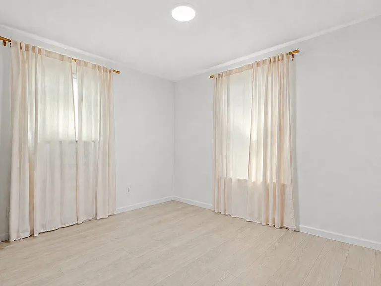 61 Minnesota Ave #2 — Photo 12