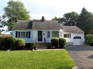 23 Day St, Arlington, MA 02476