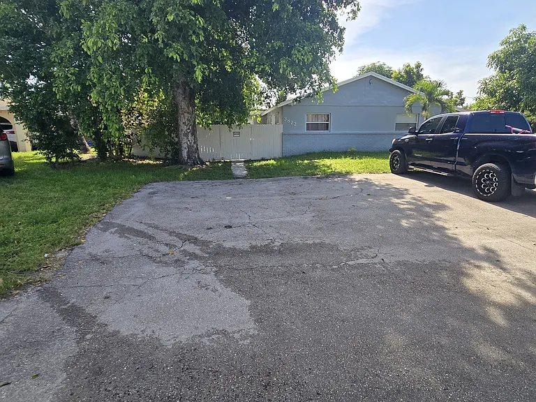 3872 Kirk Rd — Photo 2