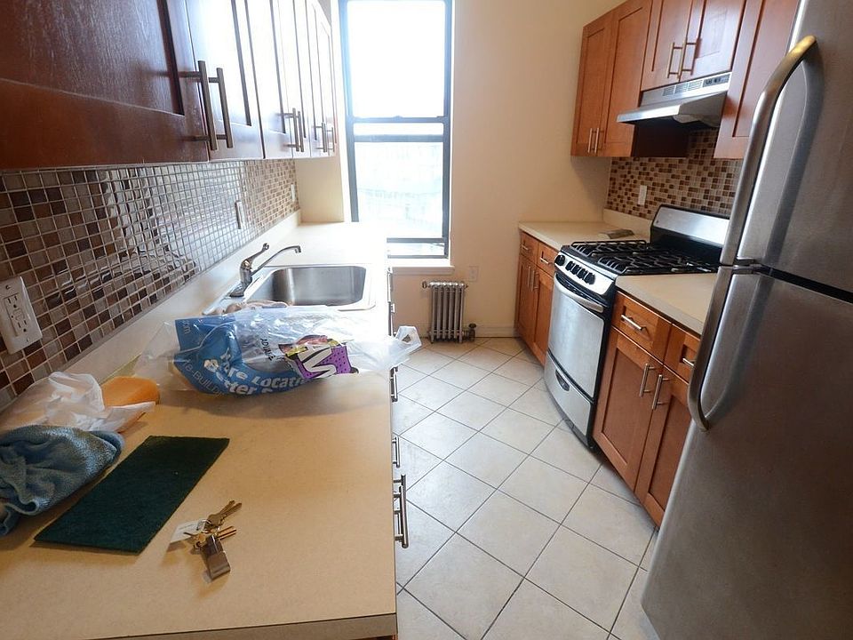 2nd image of 2419 Foster Ave APT 2L