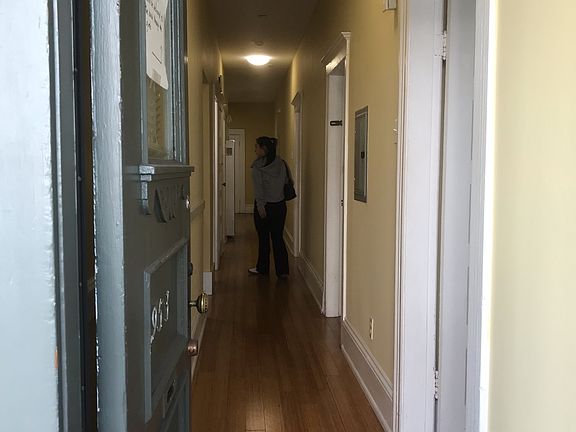 3rd image of 953 Jackson St