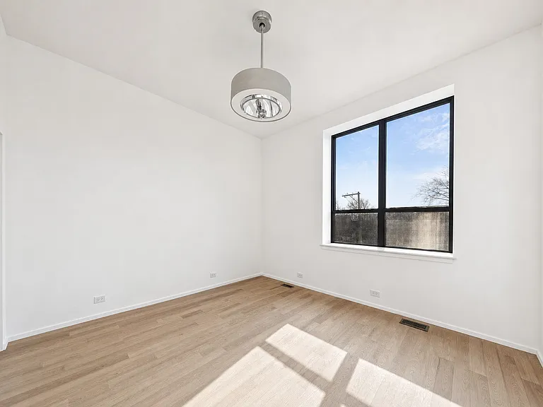 1317 W Belden Ave #F2 — Photo 16