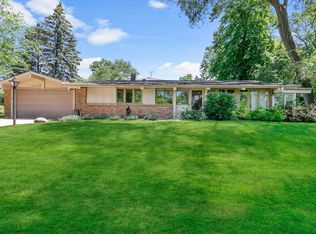 26W245 Jewell Rd, Winfield, IL 60190