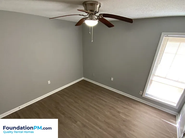901 Chesterton Dr — Photo 9