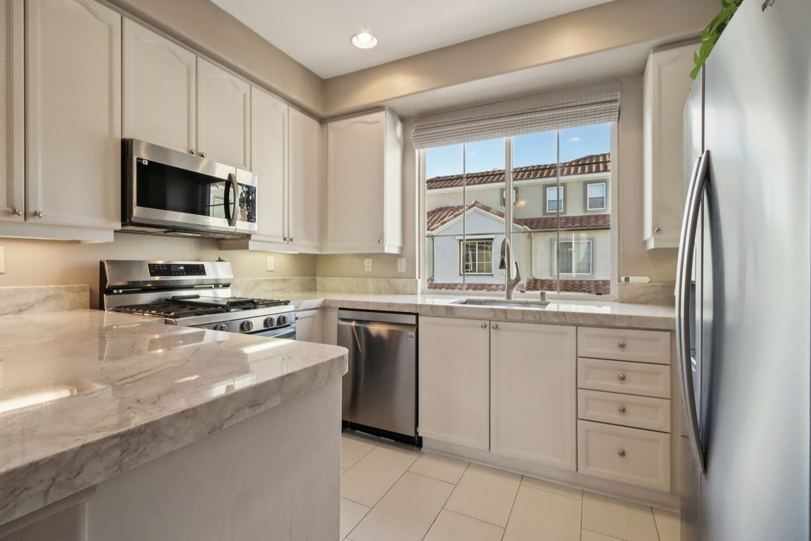 next background image