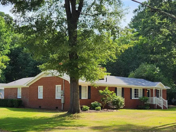 121 Old Moore Rd, Selma, NC 27576
